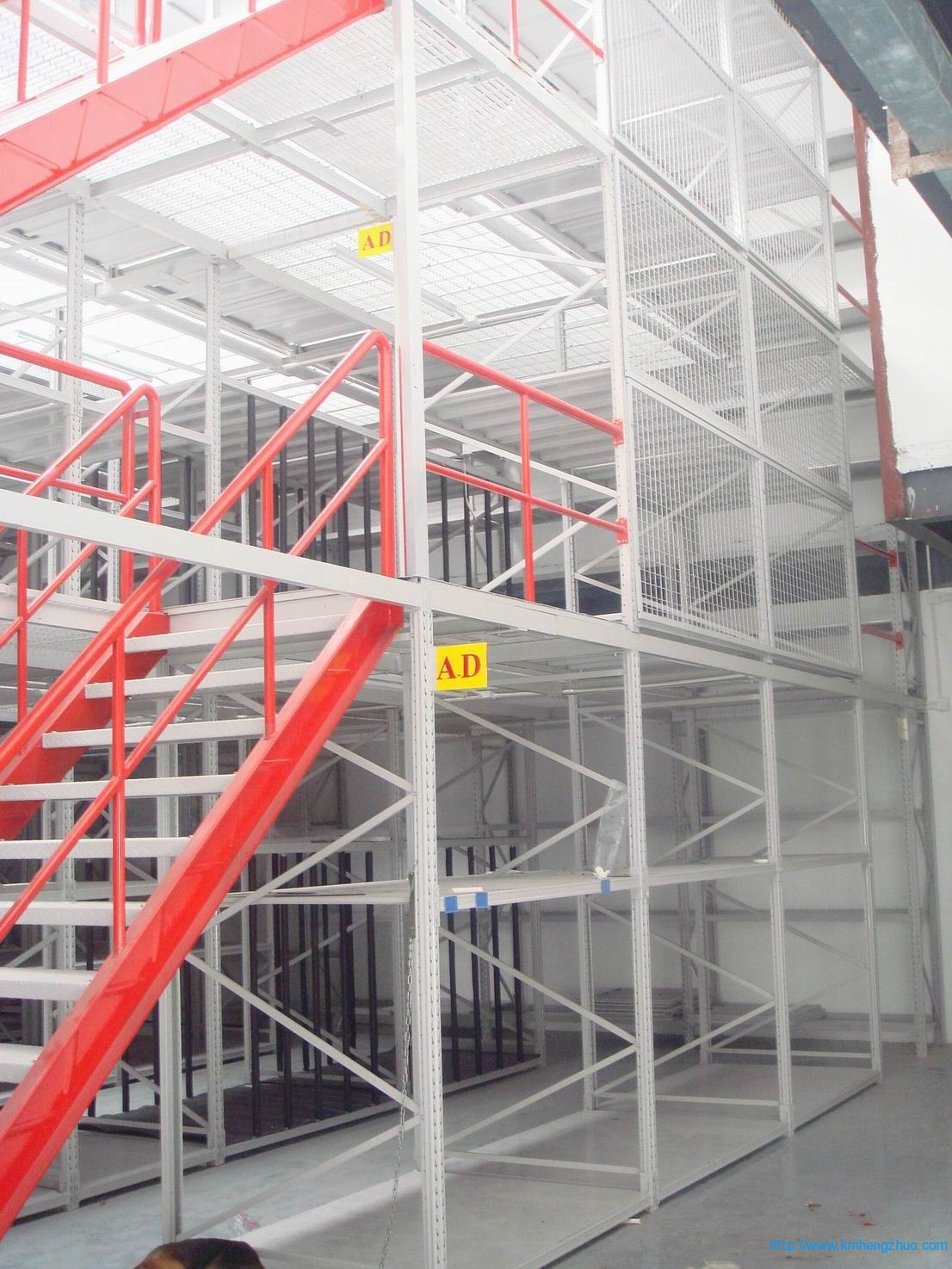 HZ-688型閣樓式貨架應用案例