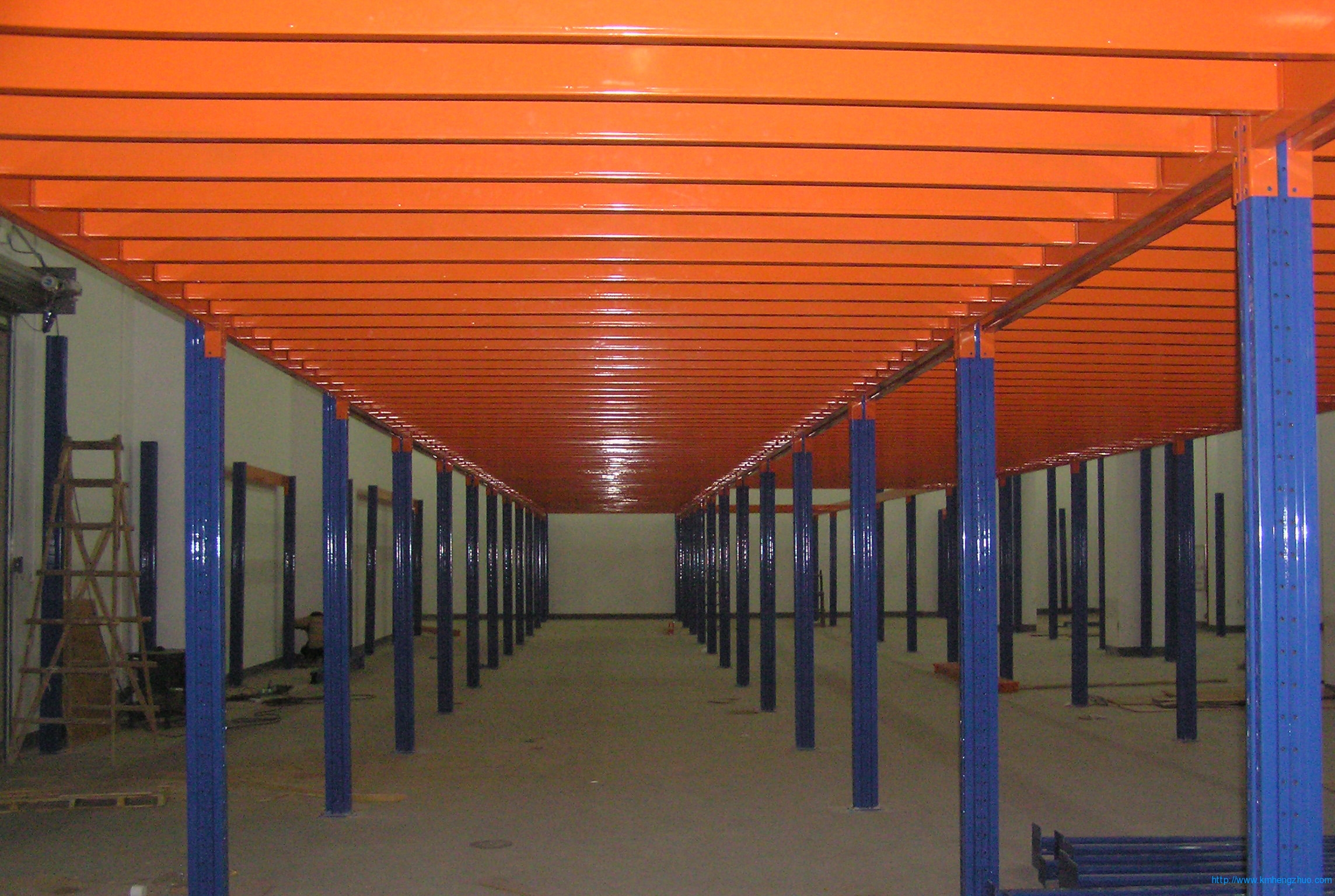 HZ-688型閣樓式貨架應用案例